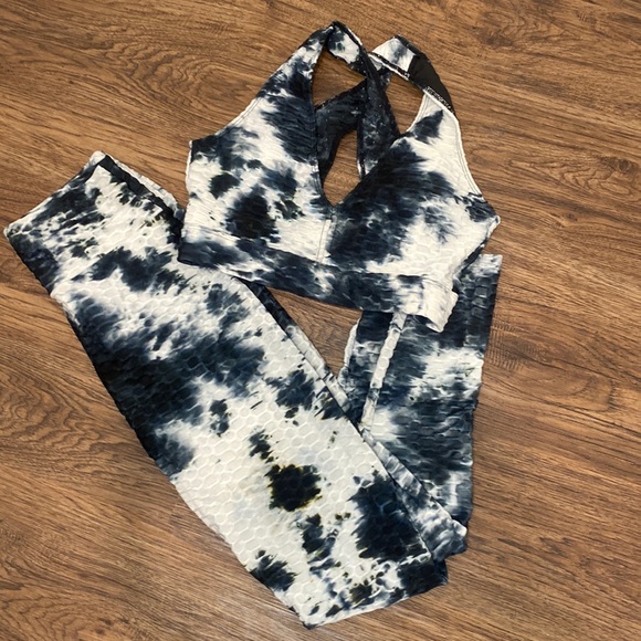 Forever 21 Other - Forever 21 tie dye “tiktok” workout set